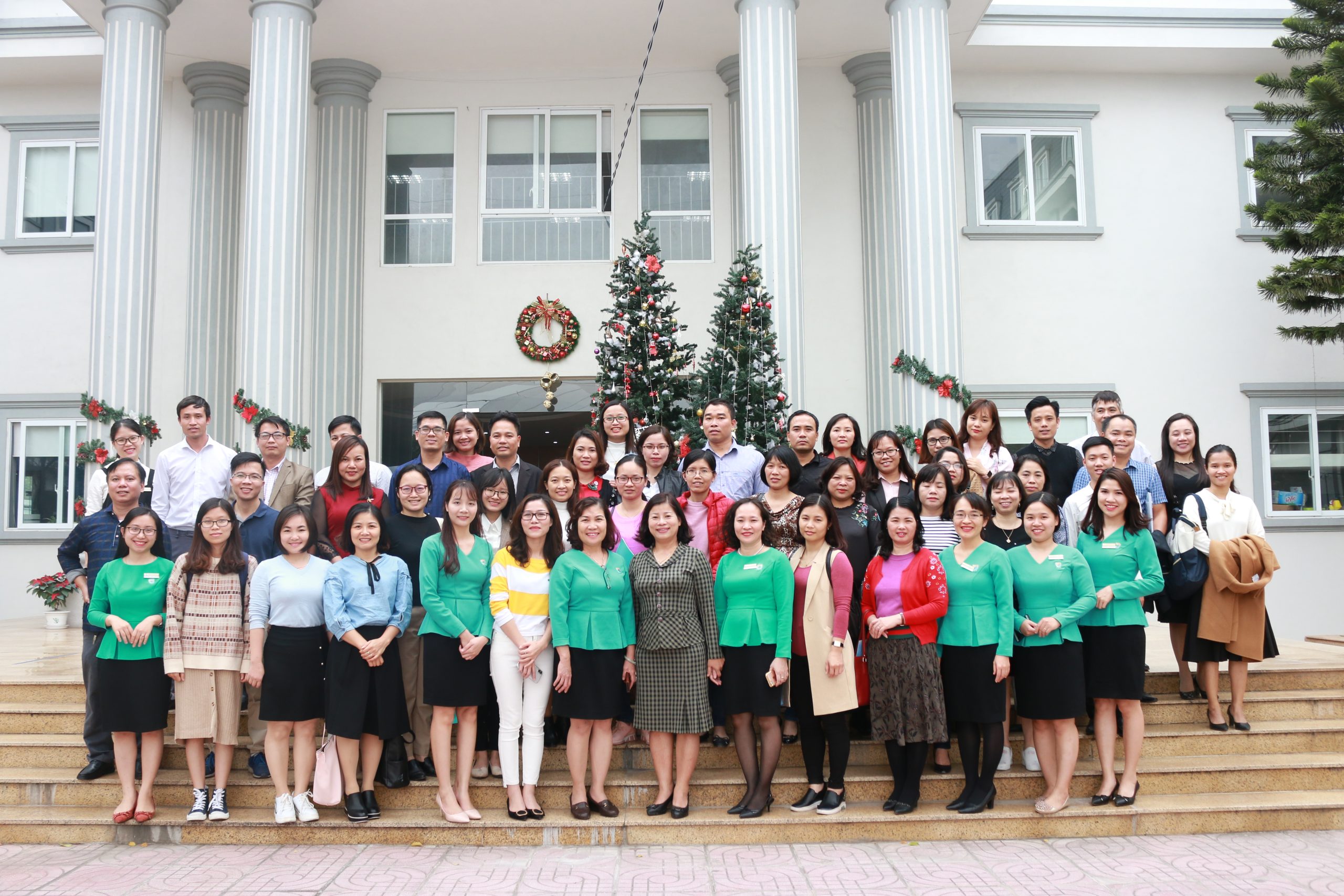 Trao đổi chuyên môn và công tác quản lí trường học giữa trường phổ thông Nguyễn Tất Thành (Hà Nam) và trường liên cấp Tây Hà Nội